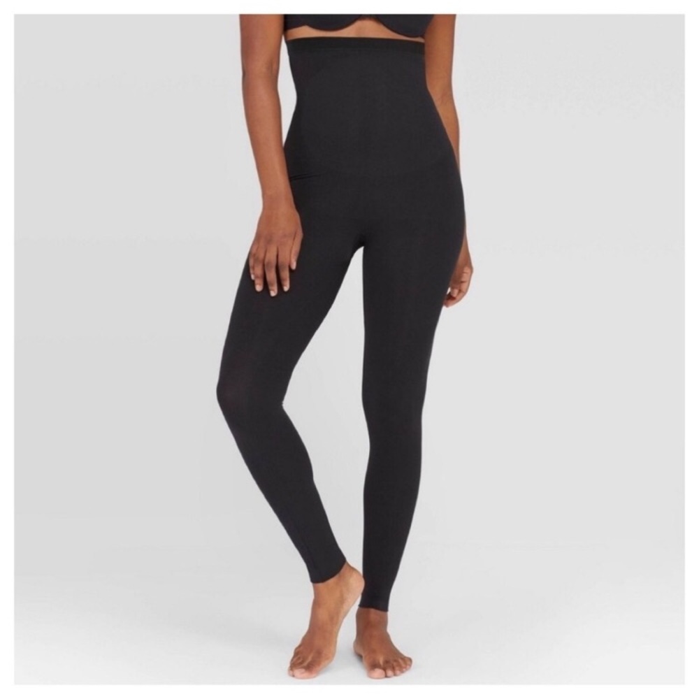 010. ASSETS by SPANX High-Waist Seamless Leggings Black - Picture 4 of 14